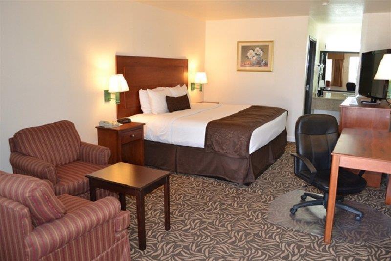 Best Western Regency Inn & Suites Gonzales Room photo