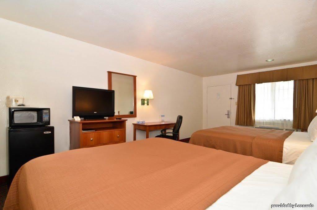 Best Western Regency Inn & Suites Gonzales Room photo